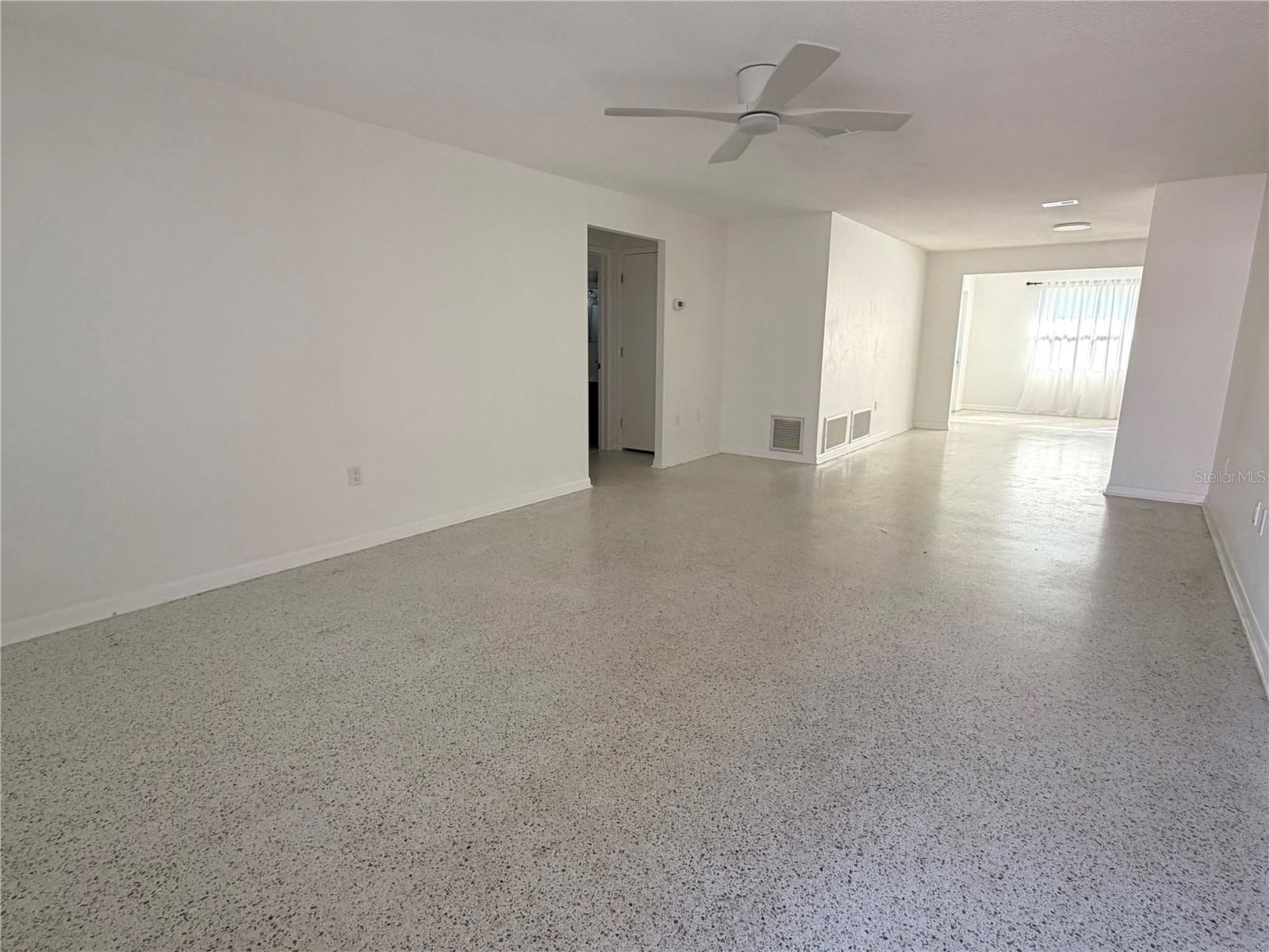 Image 11 of 29 For 523 Milwaukee Avenue