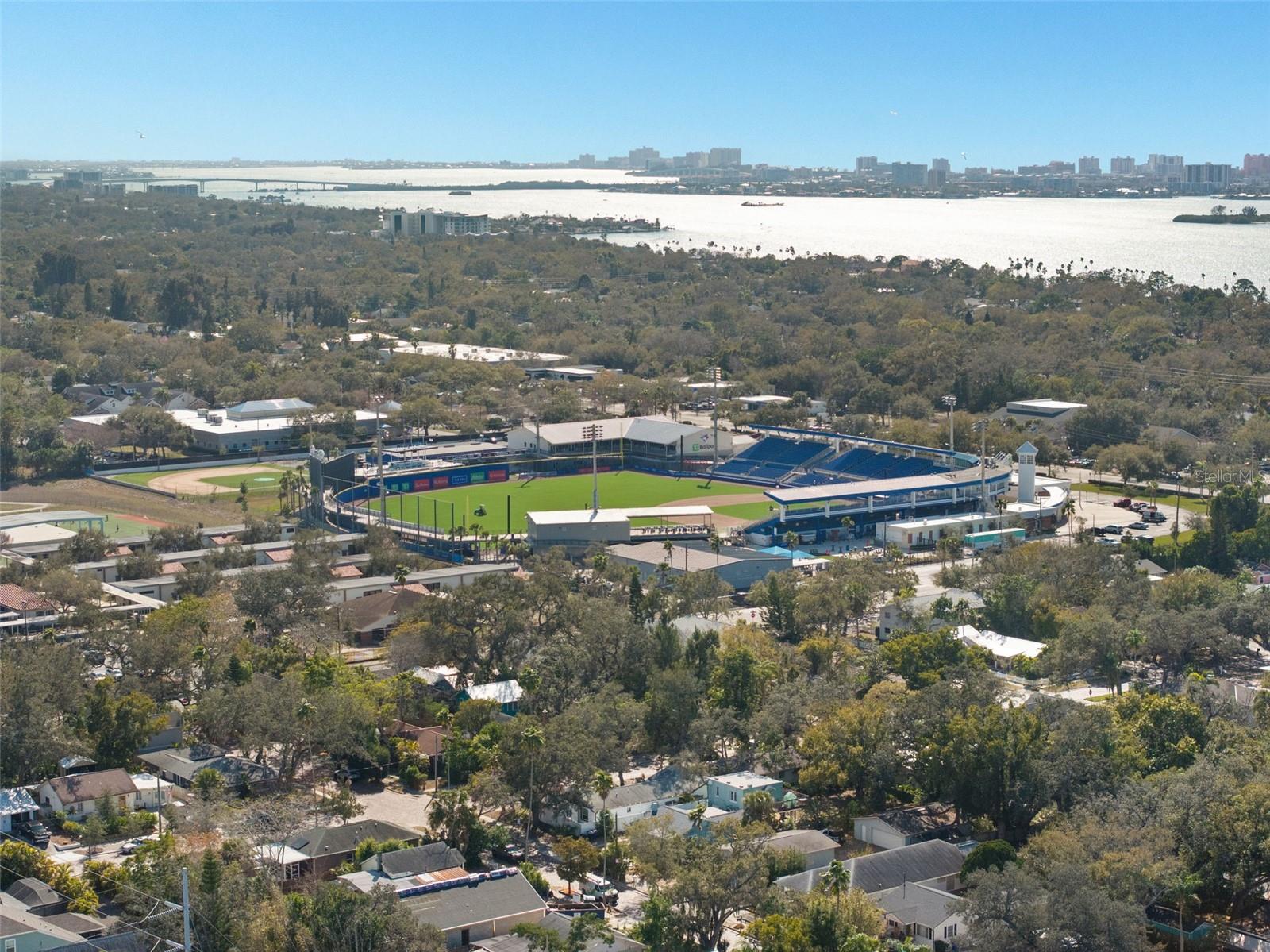 Image 4 of 29 For 523 Milwaukee Avenue