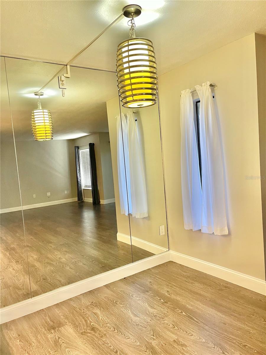 Image 3 of 8 For 2568 Pine Ridge Way S C1