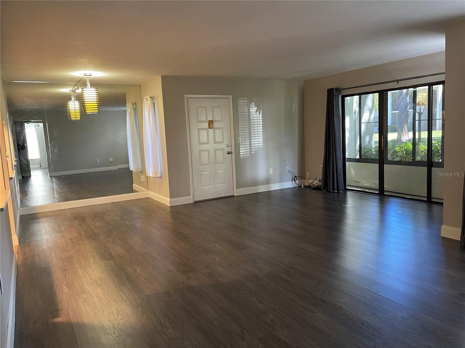 Image 5 of 8 For 2568 Pine Ridge Way S C1