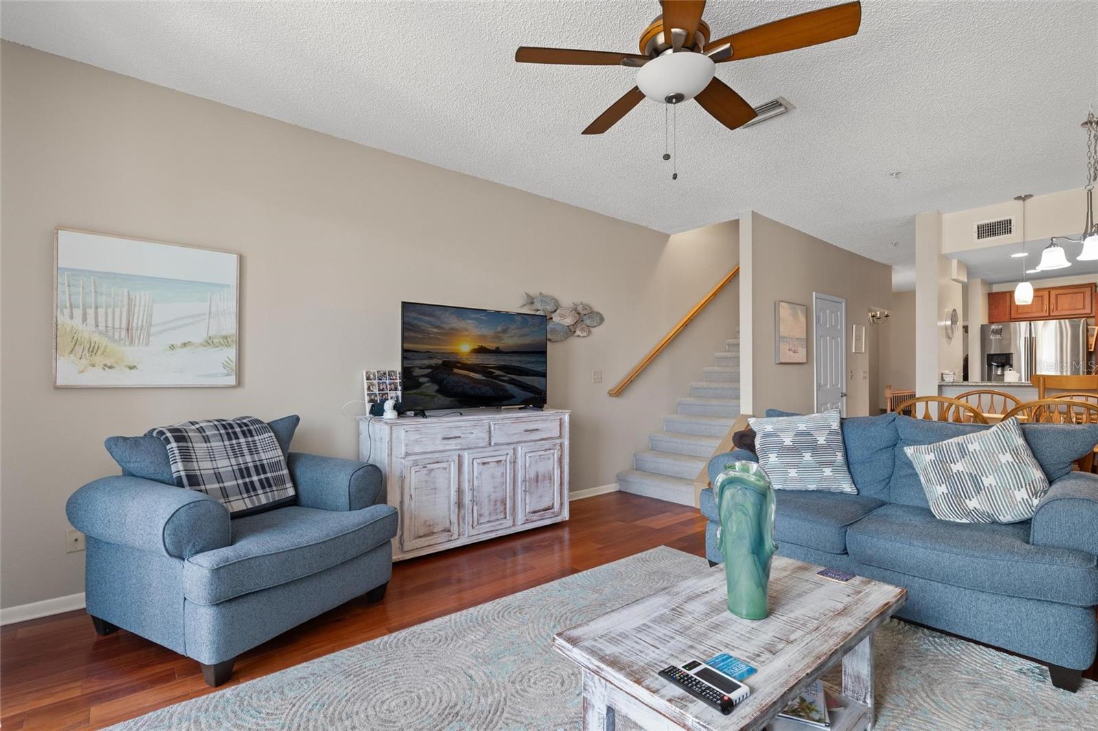 Image 10 of 38 For 320 Island Way 103