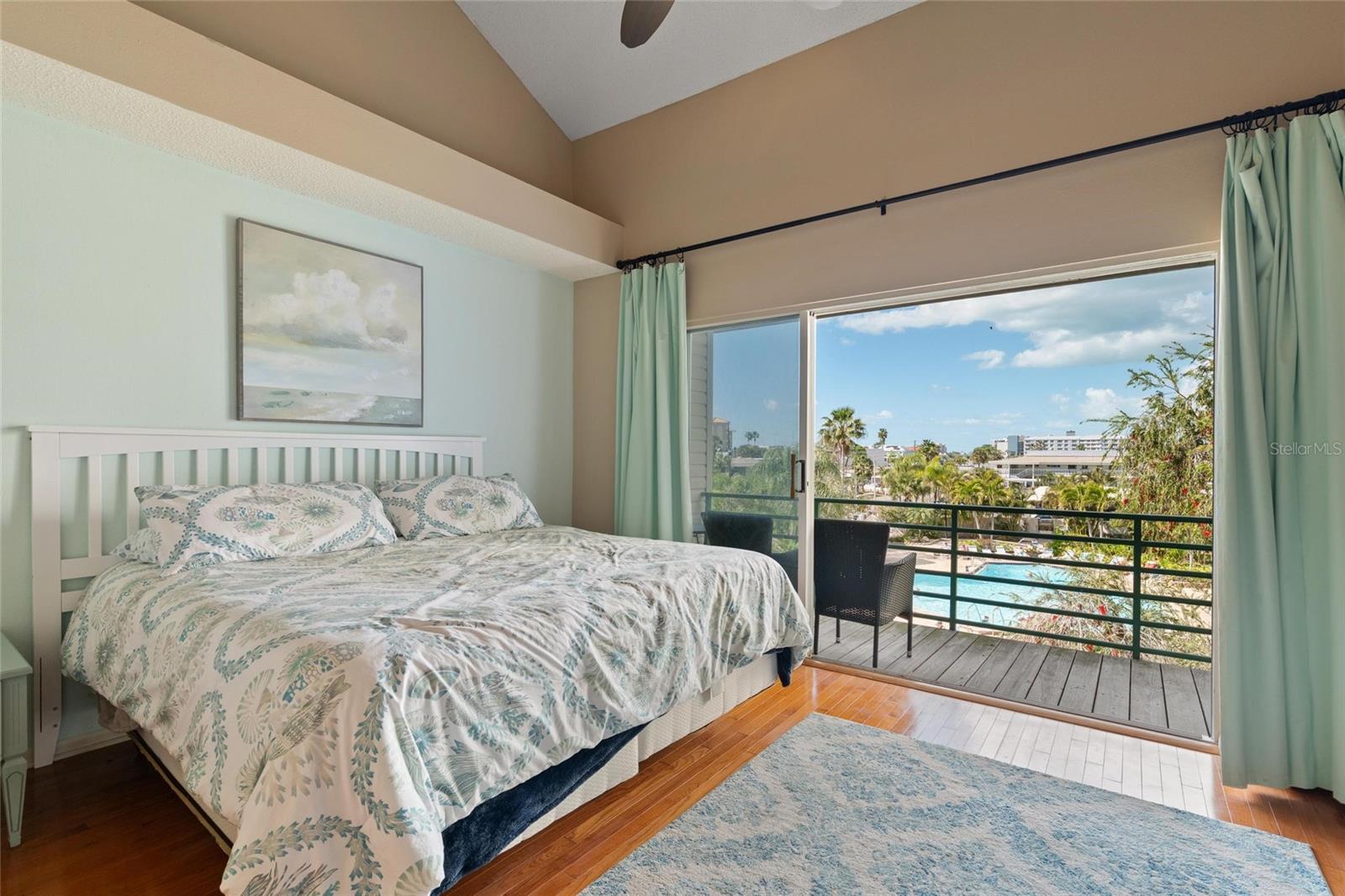 Image 12 of 38 For 320 Island Way 103