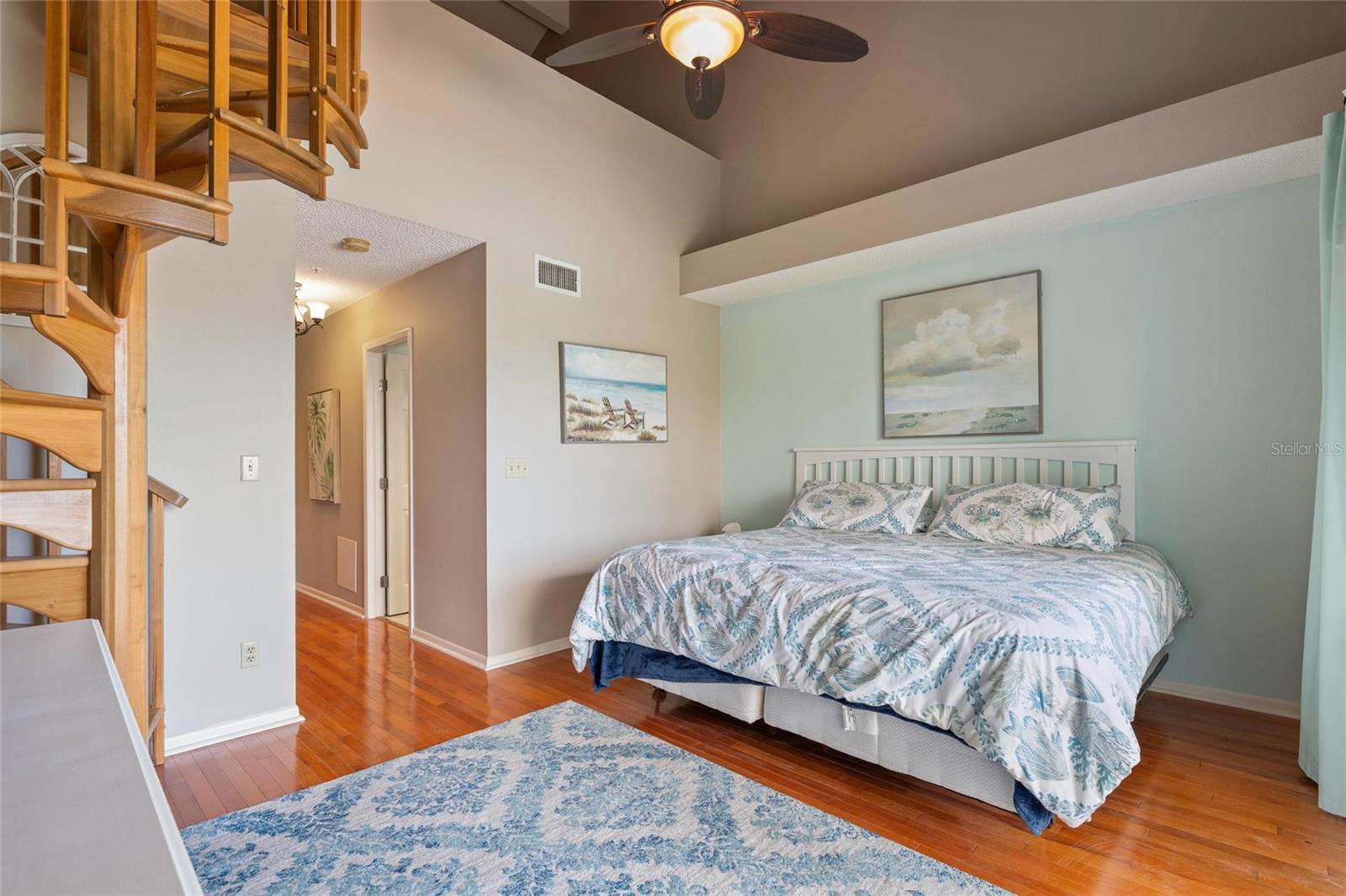 Image 13 of 38 For 320 Island Way 103