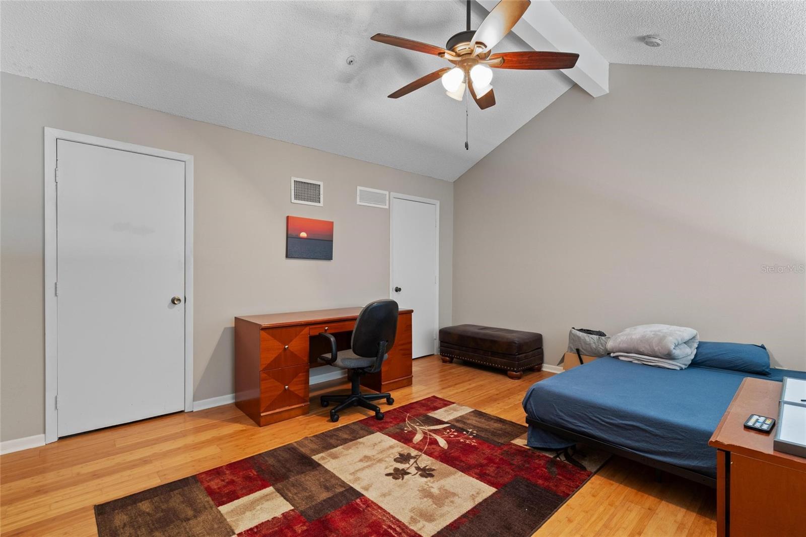 Image 15 of 38 For 320 Island Way 103