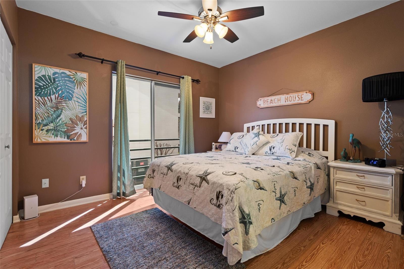 Image 20 of 38 For 320 Island Way 103