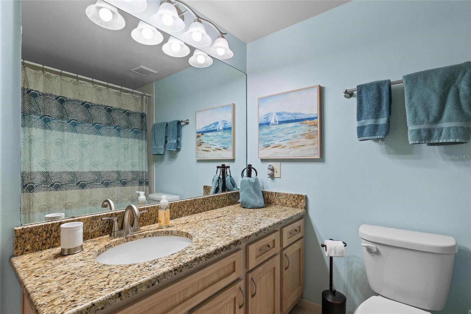 Image 21 of 38 For 320 Island Way 103