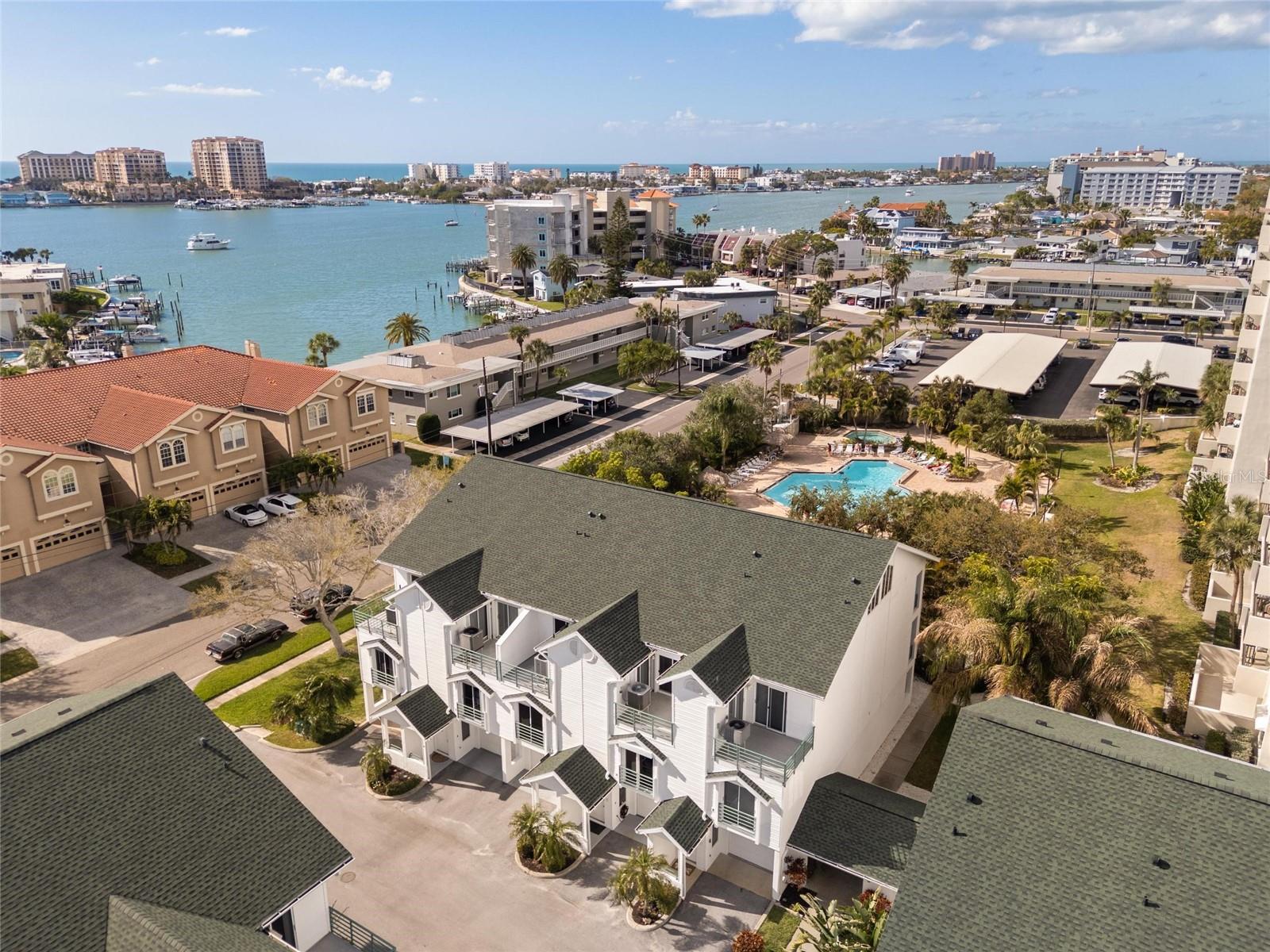 Image 31 of 38 For 320 Island Way 103