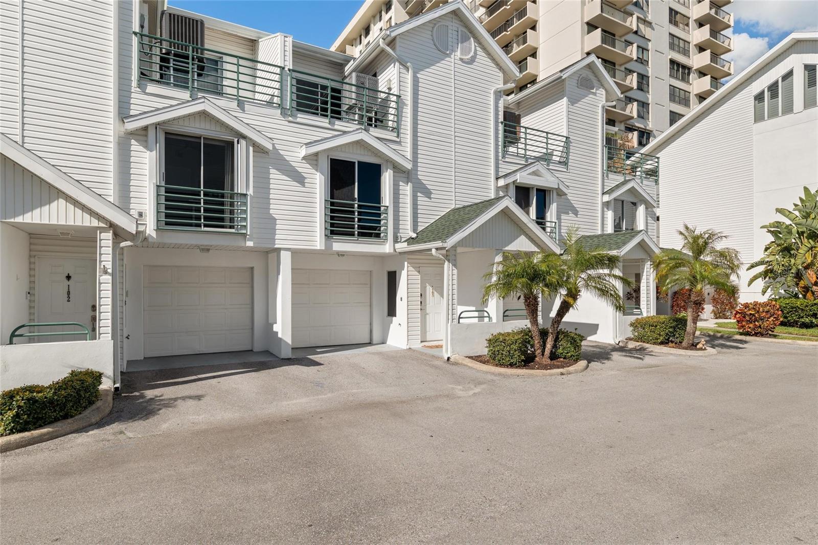 Image 35 of 38 For 320 Island Way 103