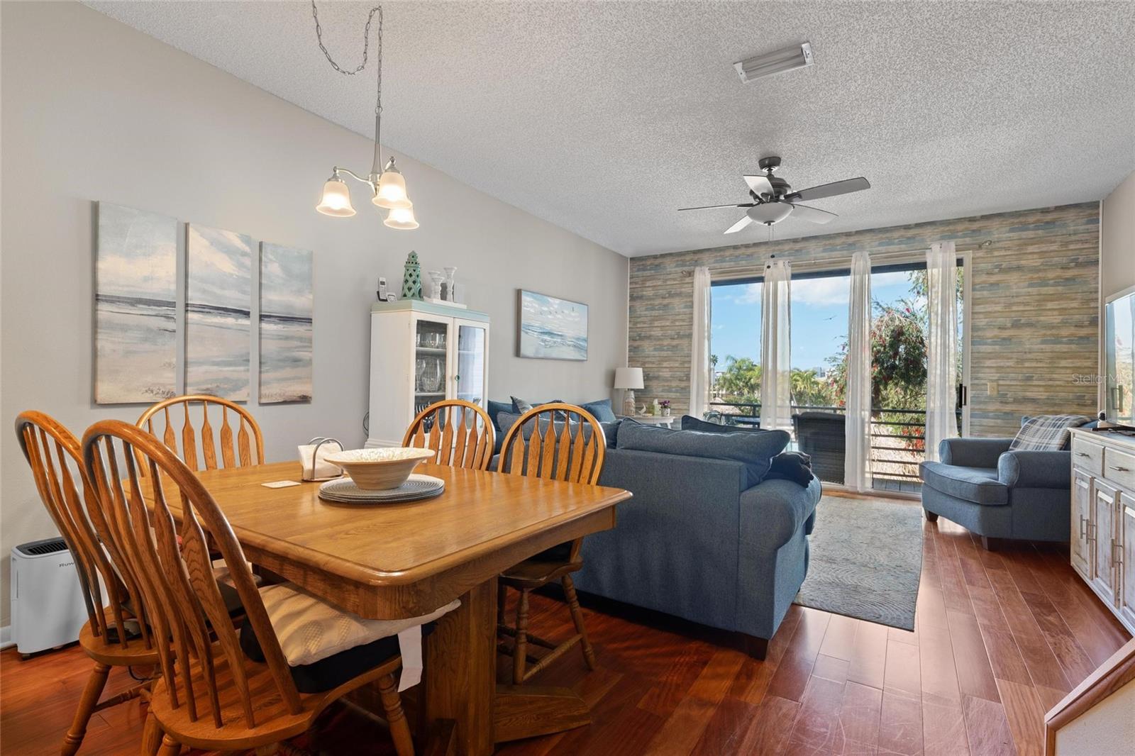 Image 8 of 38 For 320 Island Way 103