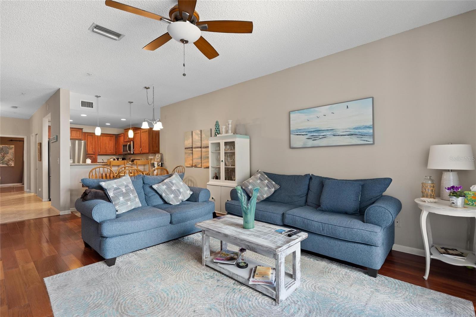 Image 9 of 38 For 320 Island Way 103