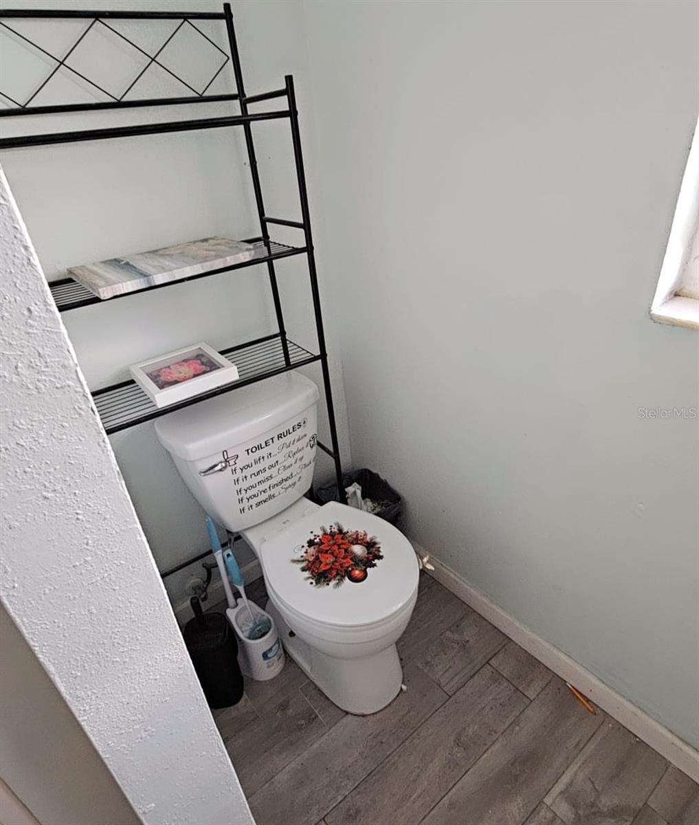 Image 10 of 19 For 553 Robin Hill Circle