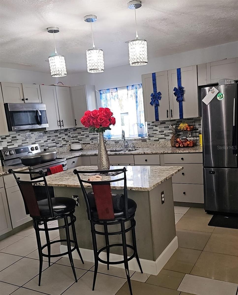 Image 6 of 19 For 553 Robin Hill Circle