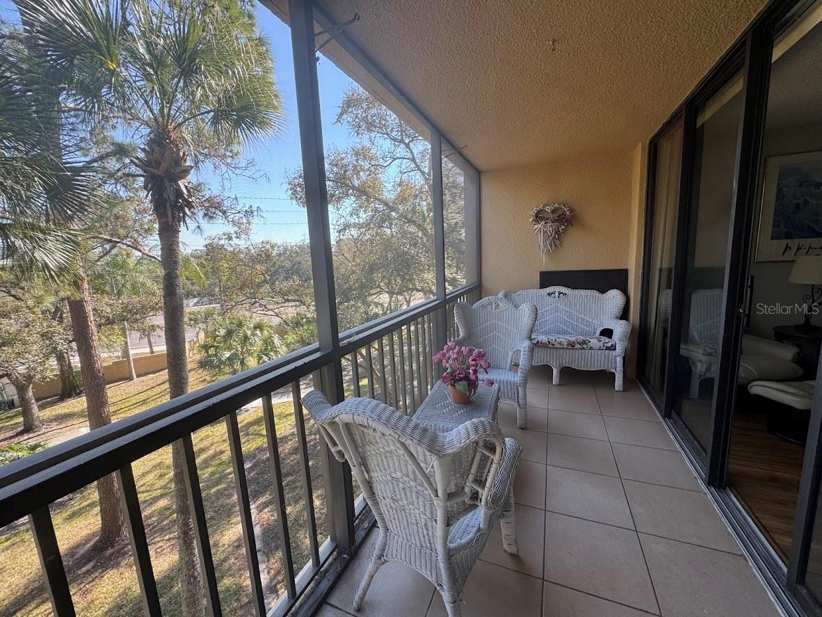 Image 17 of 24 For 3062 Eastland Boulevard 205