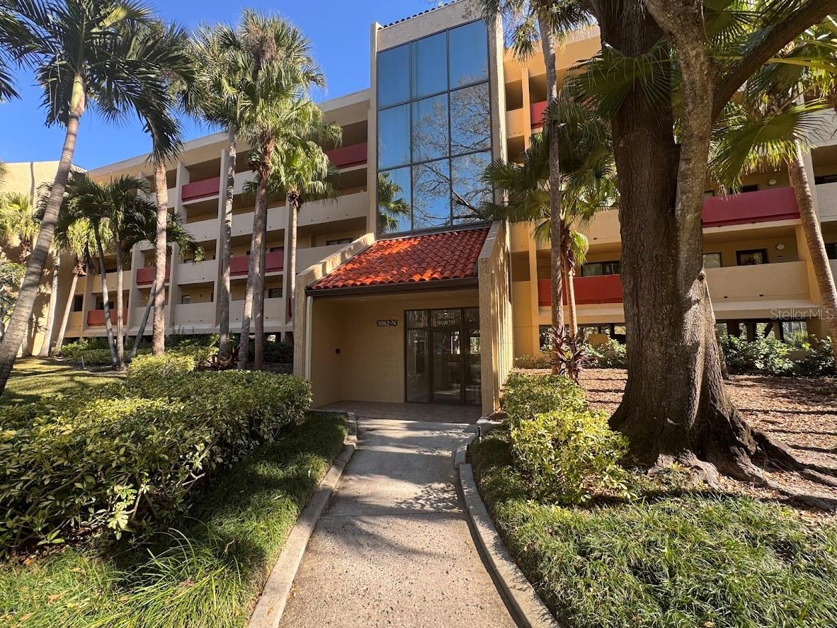 Image 2 of 24 For 3062 Eastland Boulevard 205