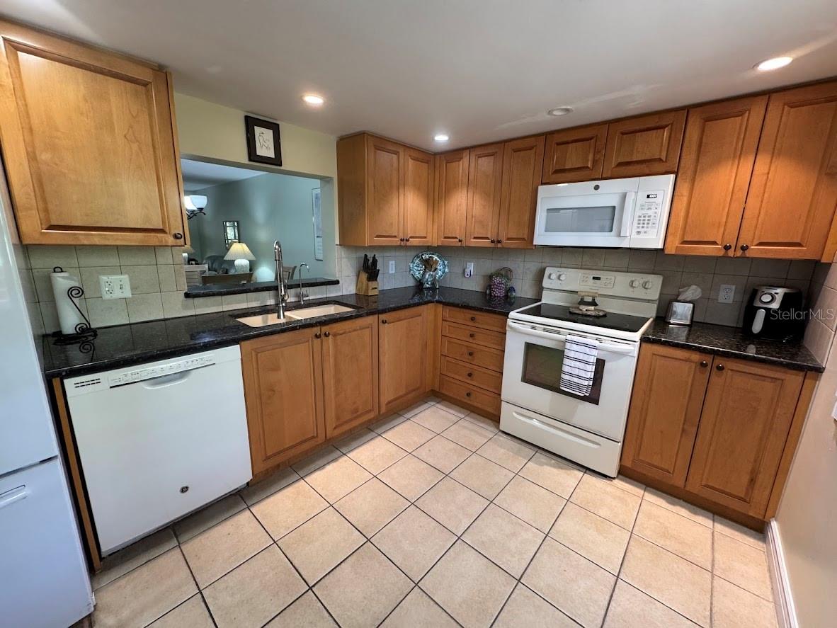 Image 7 of 24 For 3062 Eastland Boulevard 205