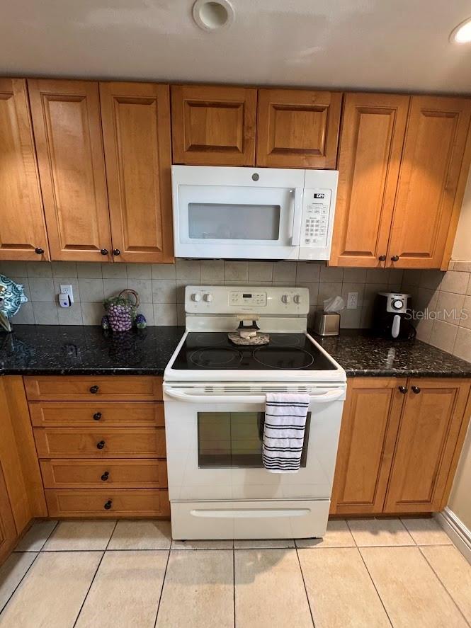 Image 9 of 24 For 3062 Eastland Boulevard 205