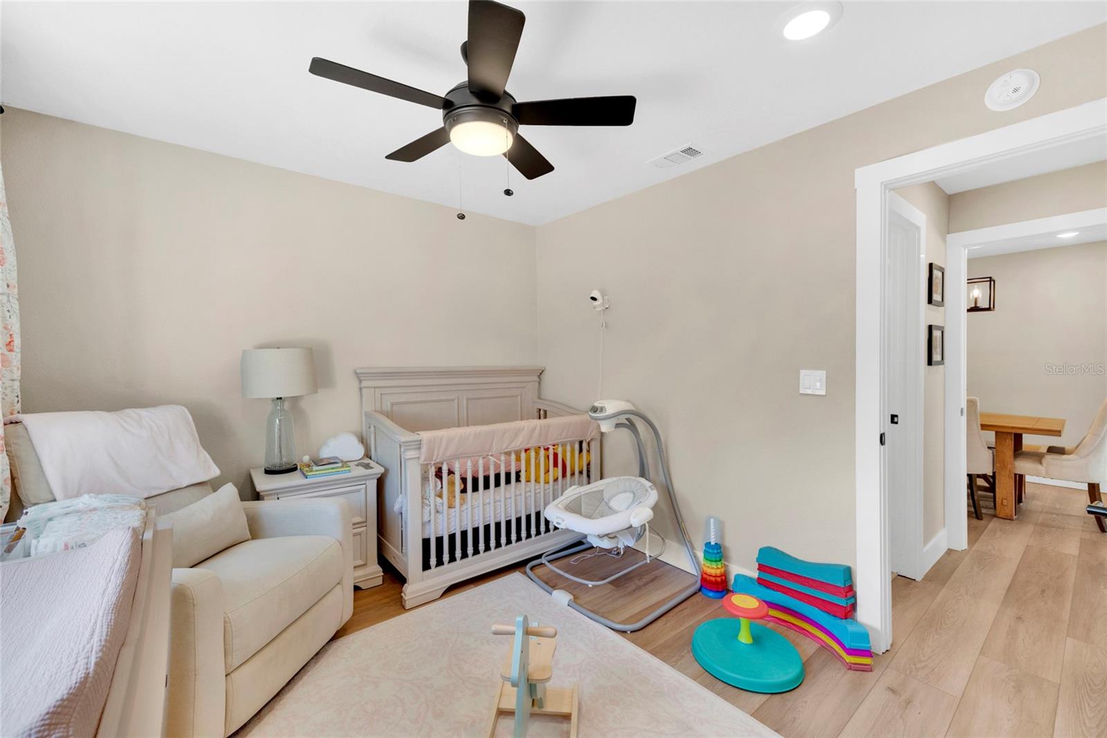 Image 16 of 32 For 511 Longfellow Court D