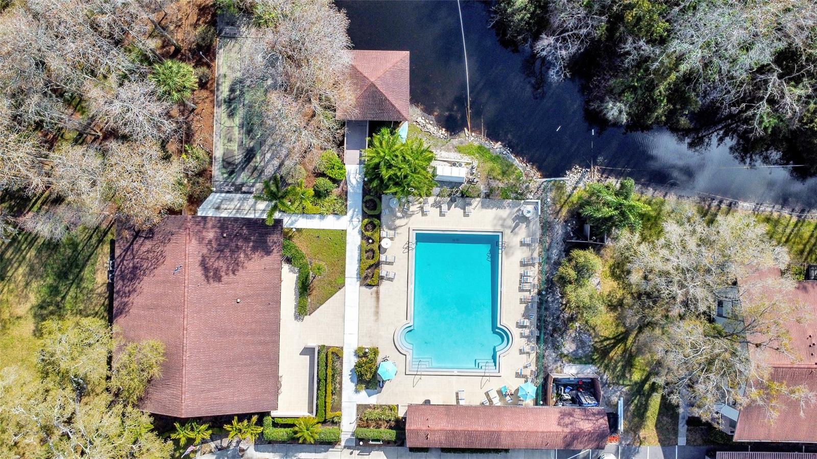 Image 21 of 32 For 511 Longfellow Court D