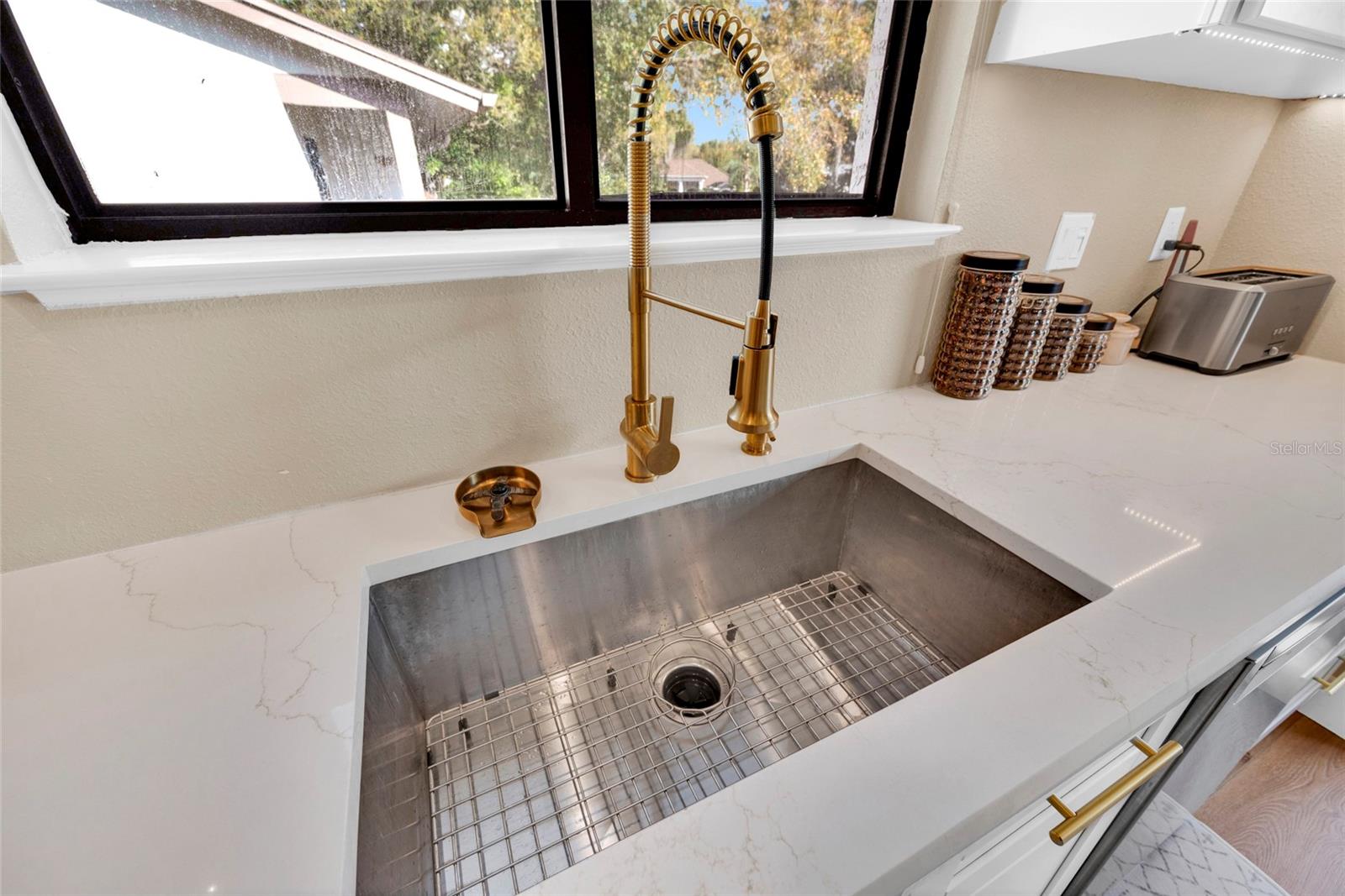 Image 9 of 32 For 511 Longfellow Court D