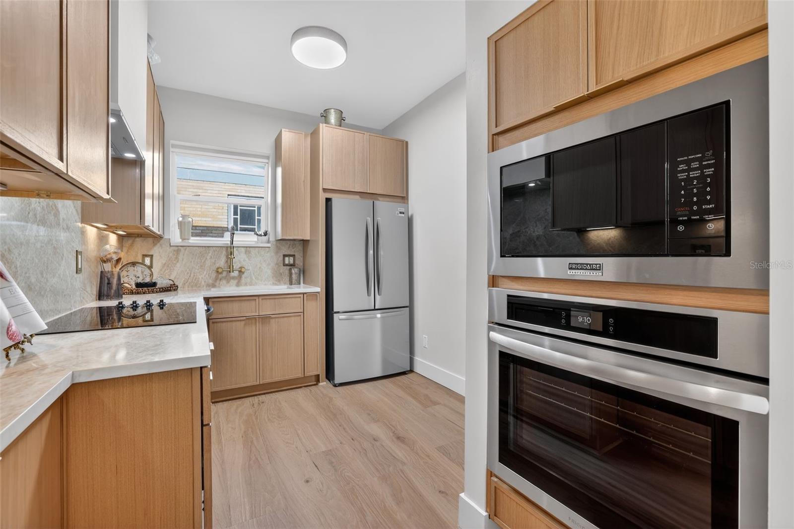 Listing photo id 10 for 1213 Clifton Street