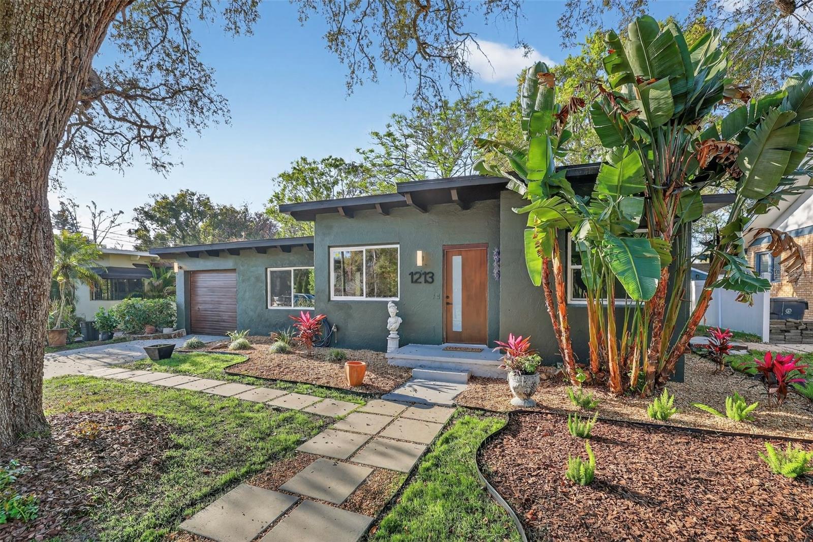 Listing photo id 0 for 1213 Clifton Street