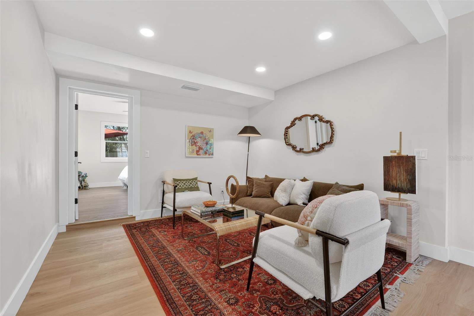 Listing photo id 18 for 1213 Clifton Street