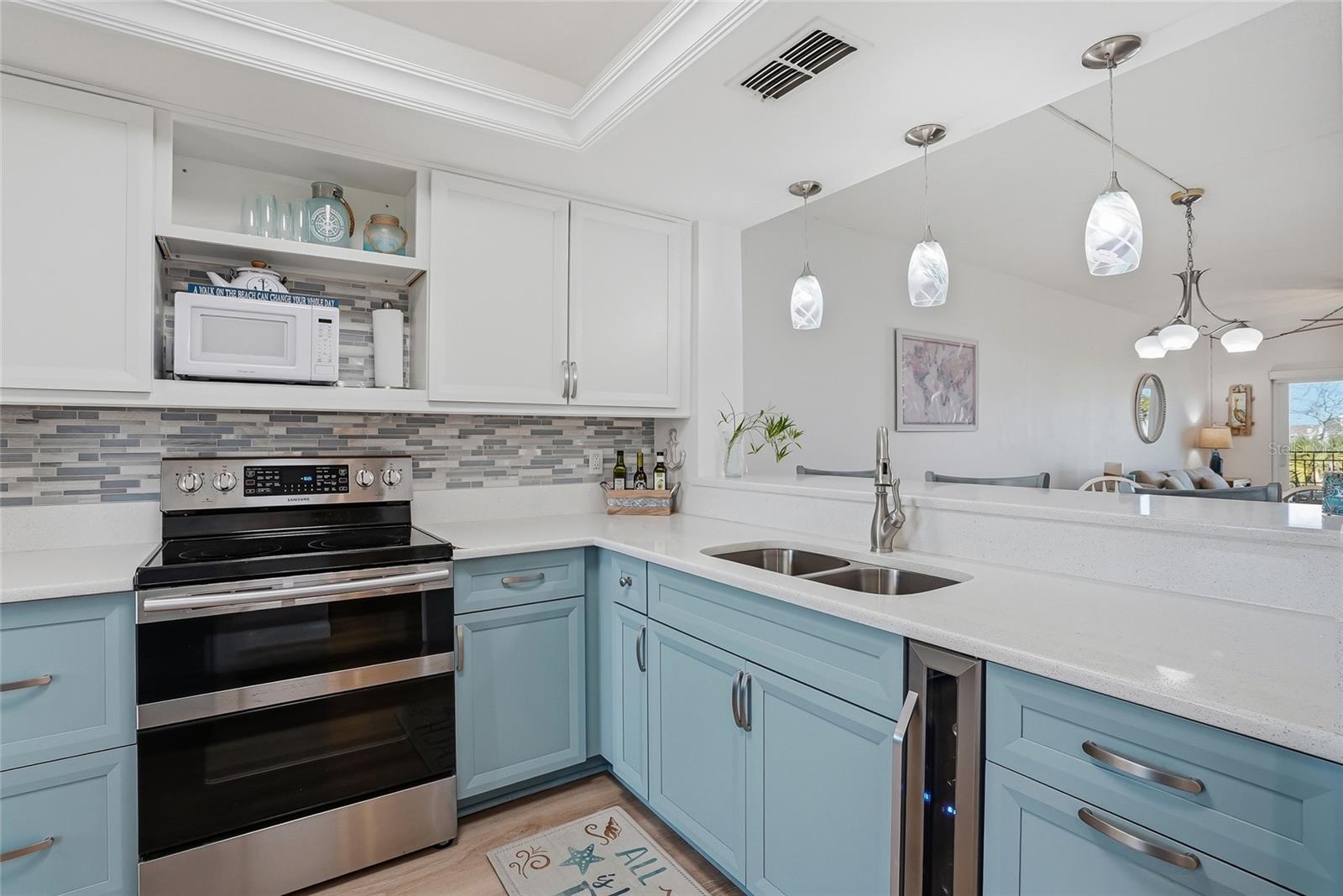 Image 15 of 65 For 11901 Lagoon Lane 303