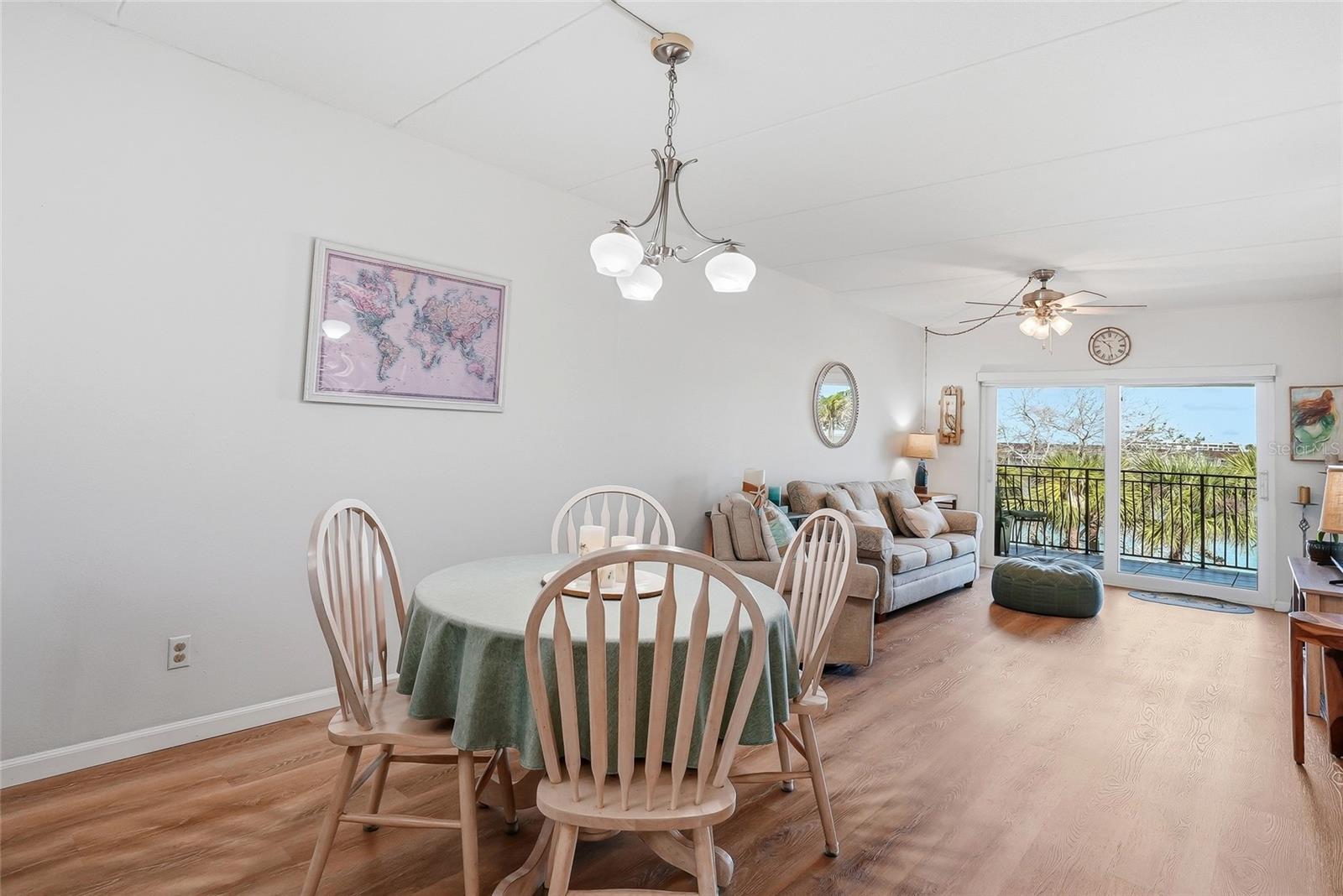 Image 17 of 65 For 11901 Lagoon Lane 303