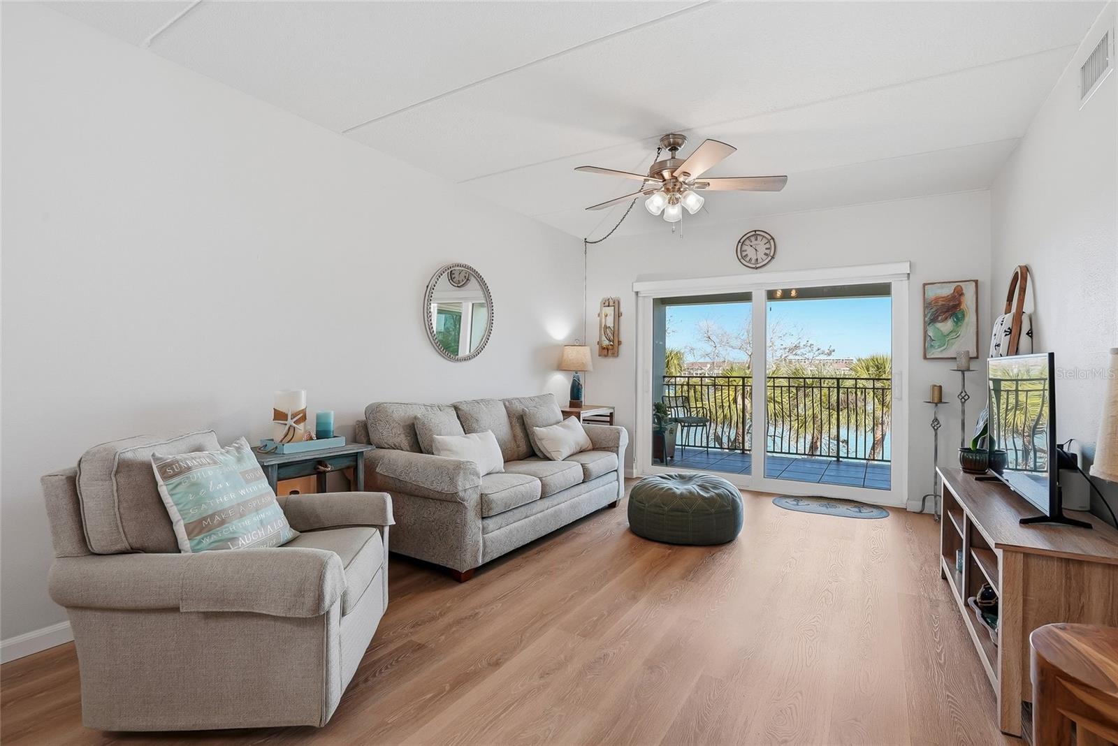 Image 19 of 65 For 11901 Lagoon Lane 303