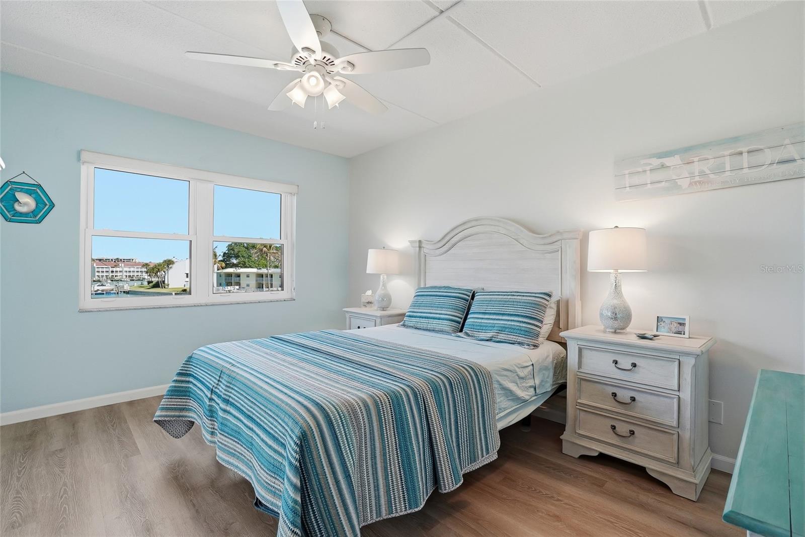 Image 30 of 65 For 11901 Lagoon Lane 303