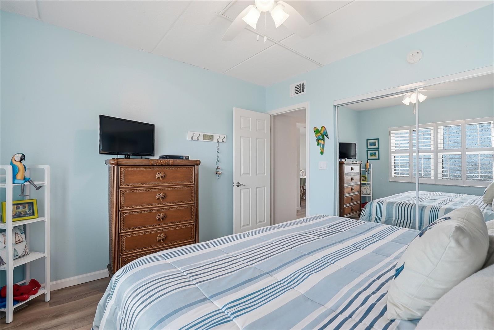 Image 40 of 65 For 11901 Lagoon Lane 303