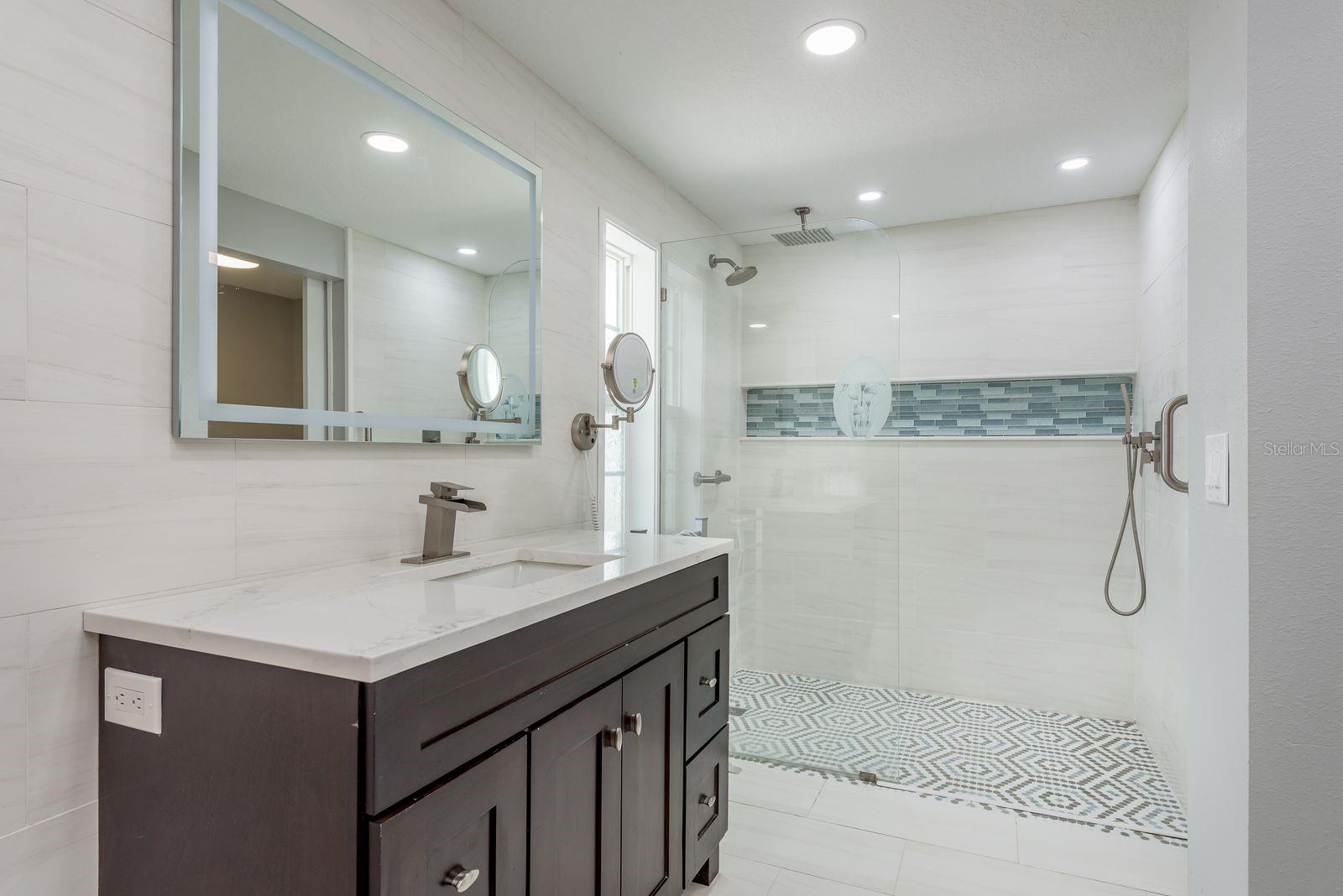 Image 16 of 32 For 108 Dolphin Drive E