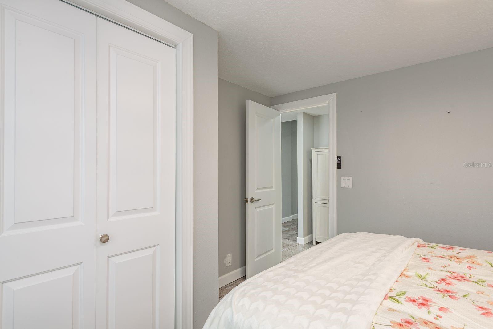 Image 23 of 32 For 108 Dolphin Drive E