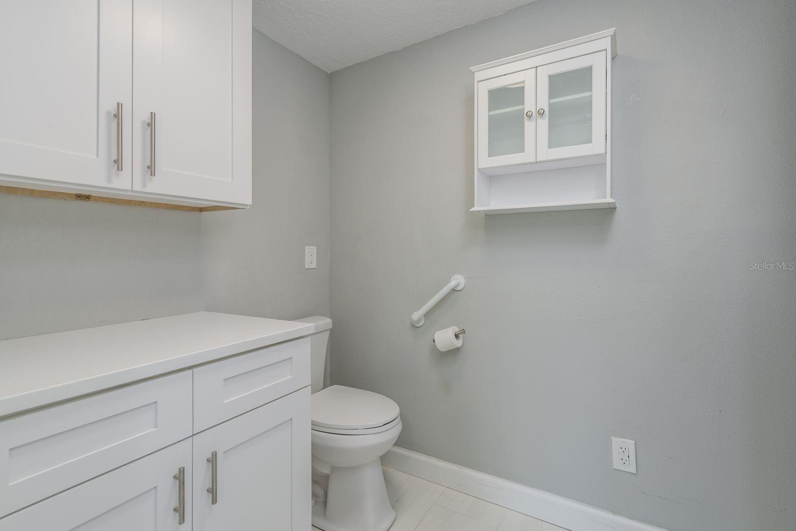 Image 25 of 32 For 108 Dolphin Drive E