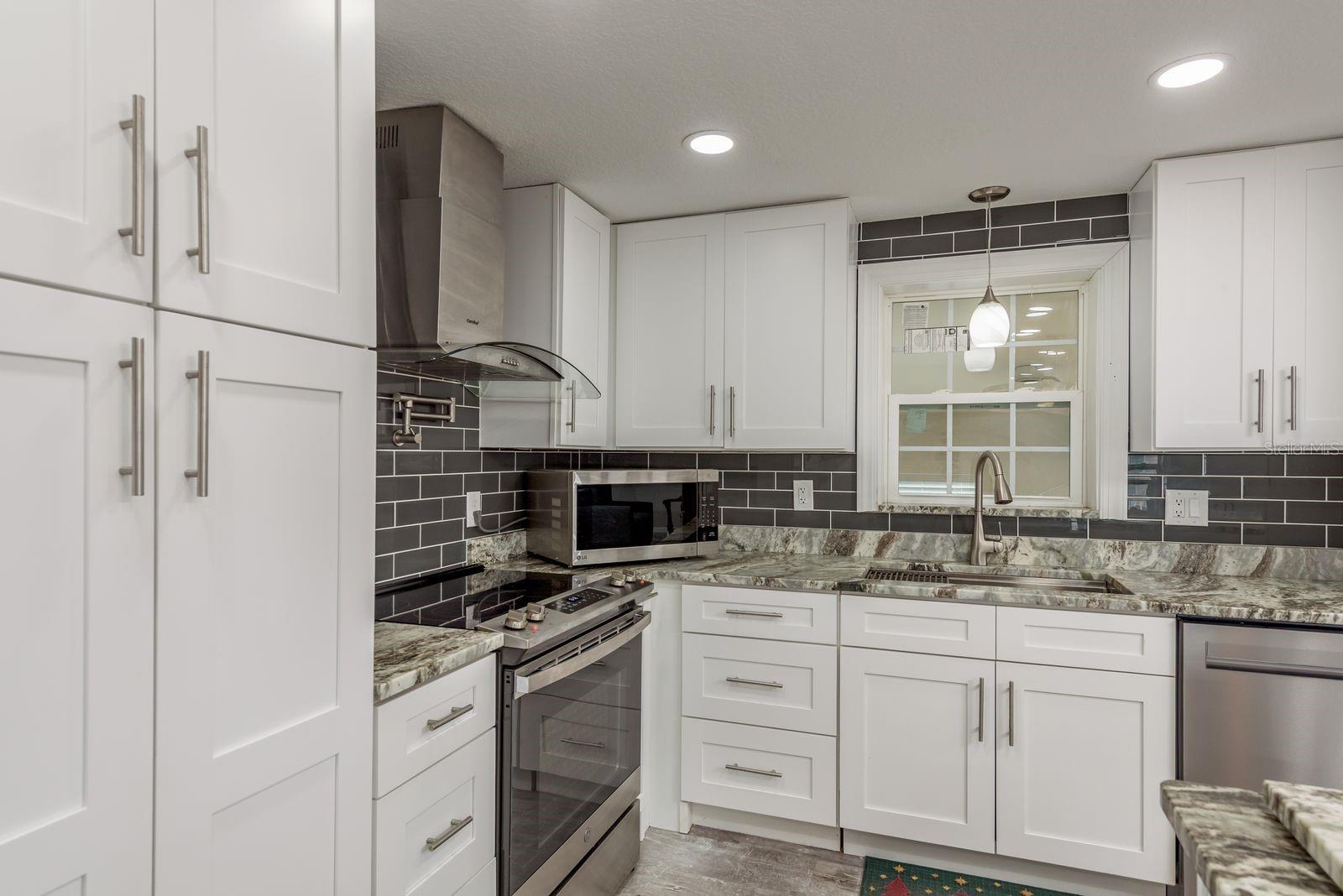 Image 3 of 32 For 108 Dolphin Drive E