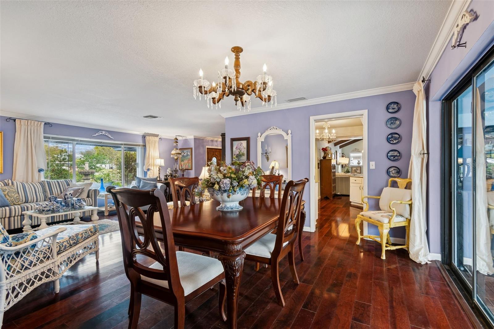 Image 11 of 63 For 606 Grovewood Lane