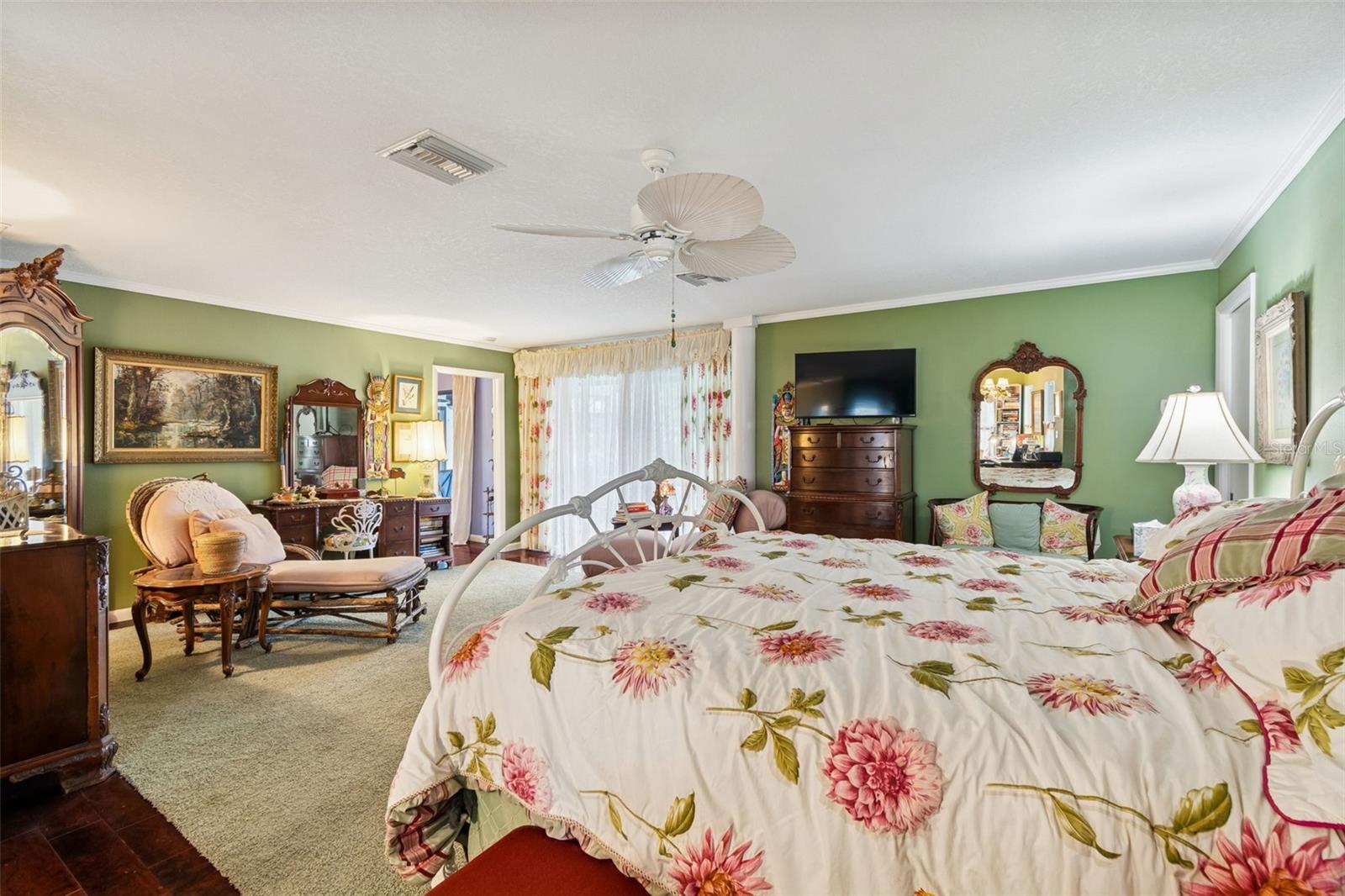 Image 23 of 63 For 606 Grovewood Lane