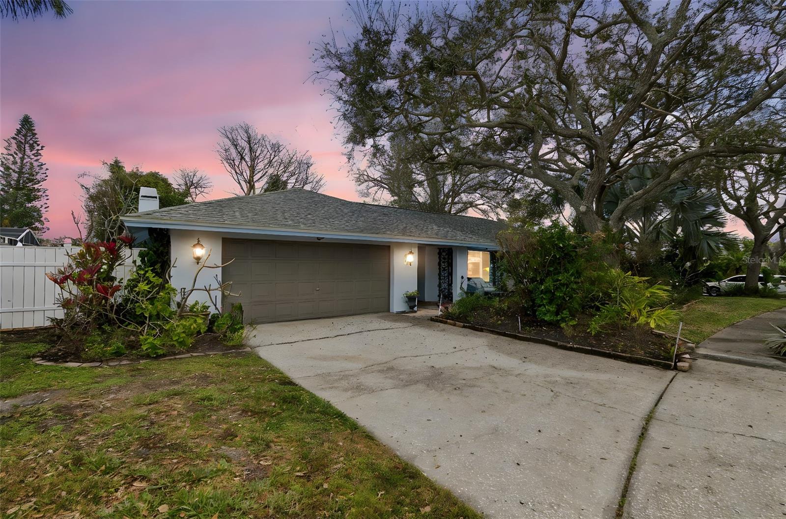 Image 3 of 63 For 606 Grovewood Lane