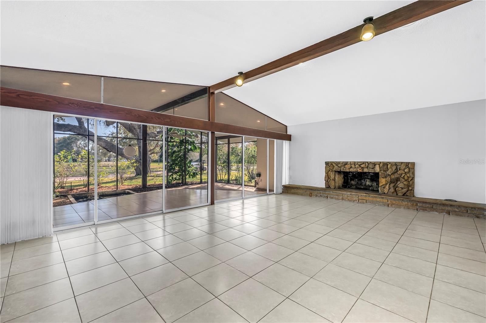 Image 14 of 81 For 6069 4th Avenue N