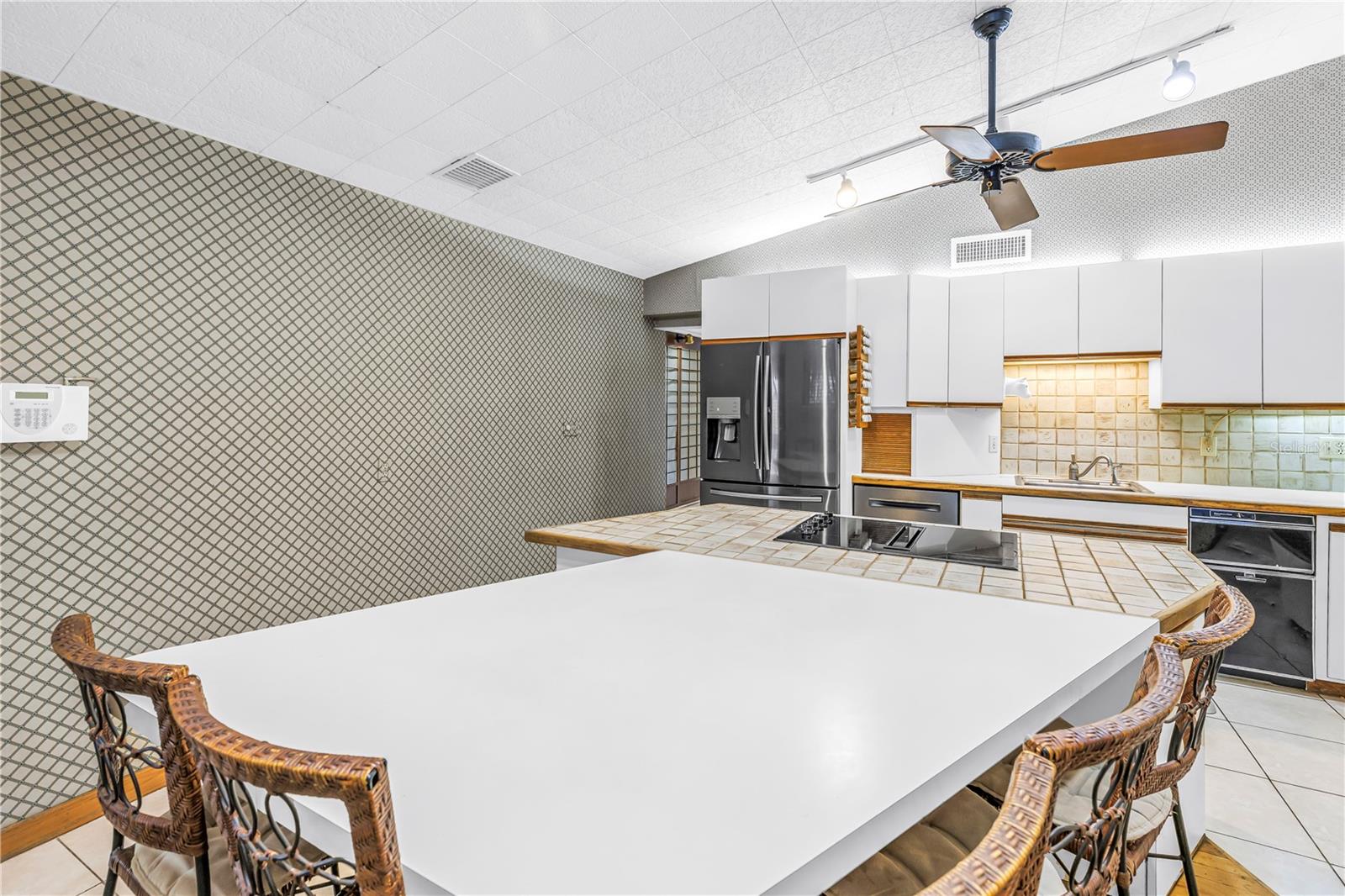 Image 30 of 81 For 6069 4th Avenue N