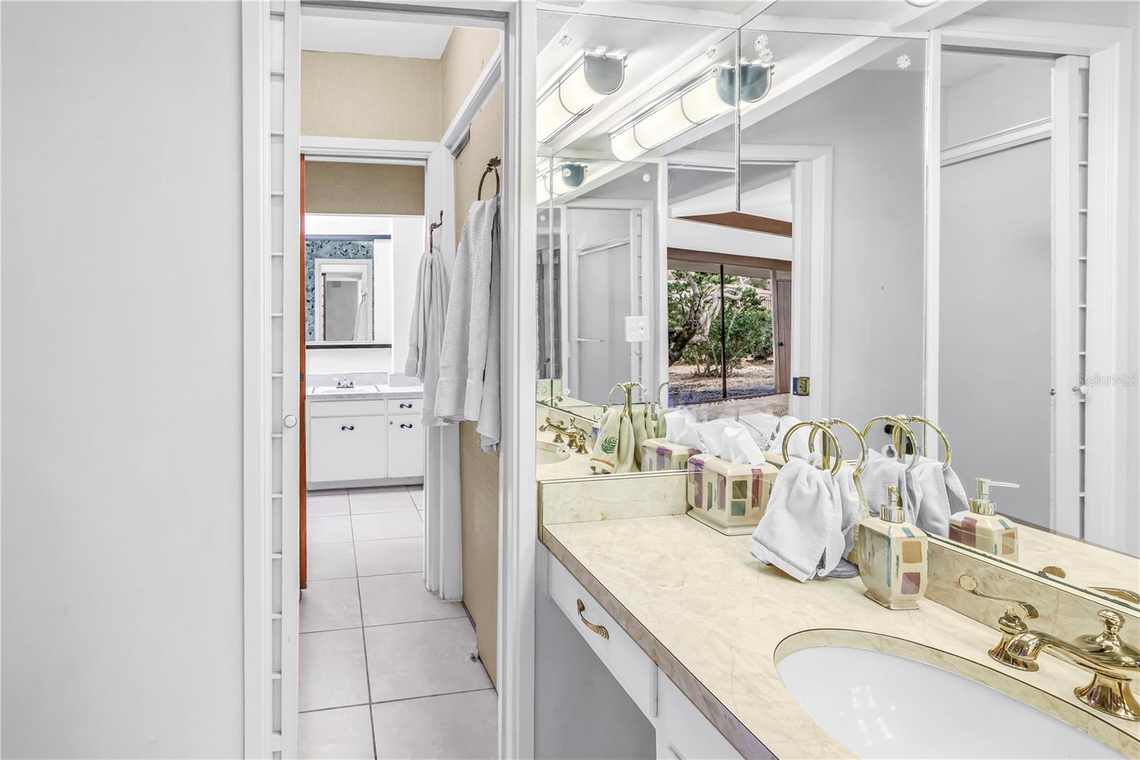 Image 31 of 81 For 6069 4th Avenue N