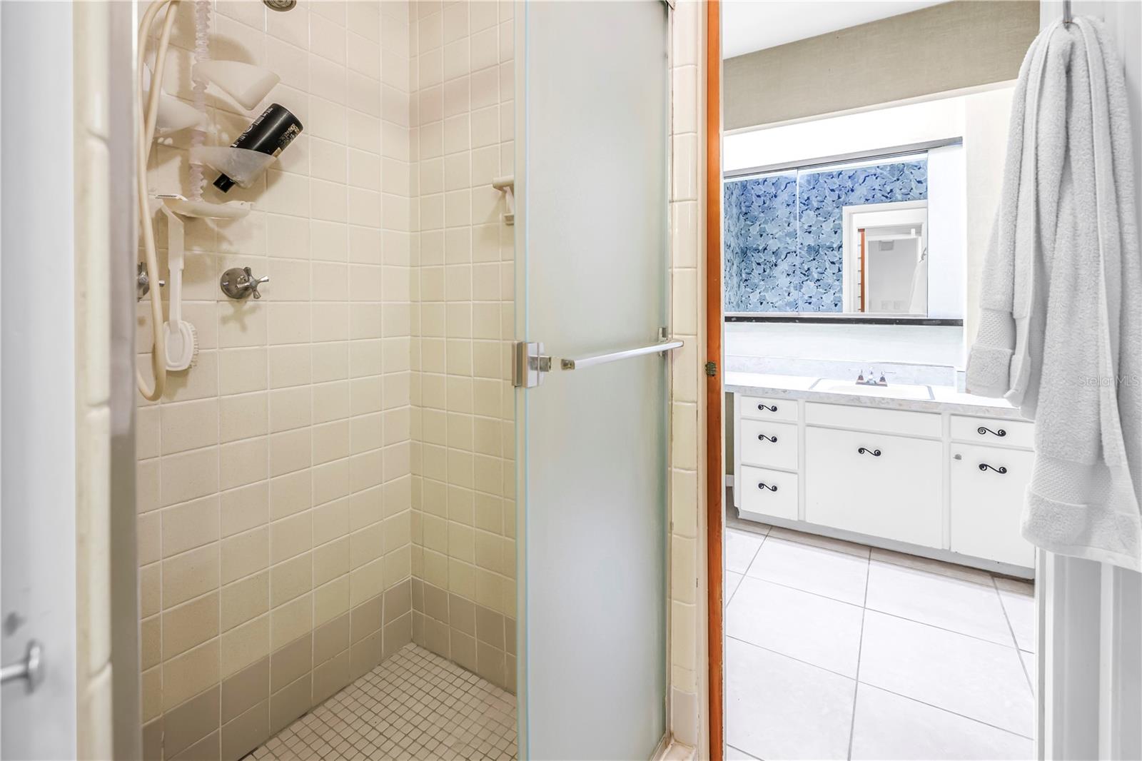 Image 33 of 81 For 6069 4th Avenue N