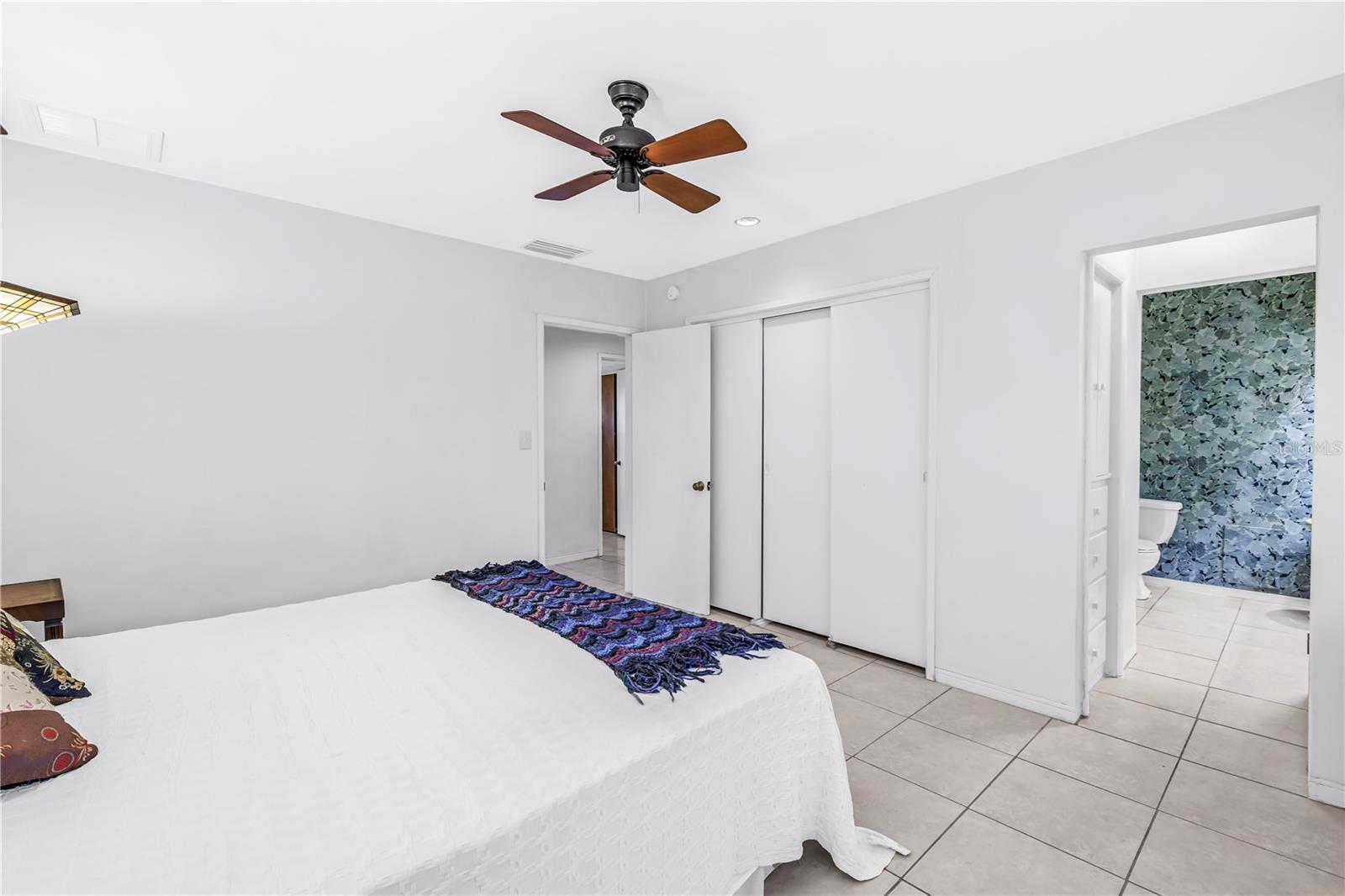 Image 37 of 81 For 6069 4th Avenue N