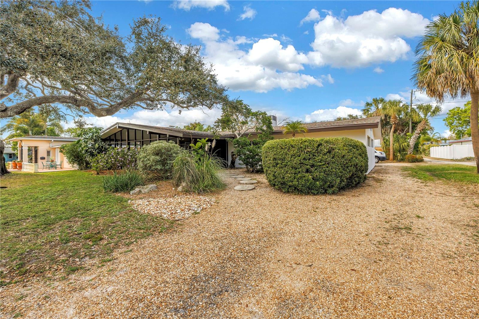 Image 6 of 81 For 6069 4th Avenue N