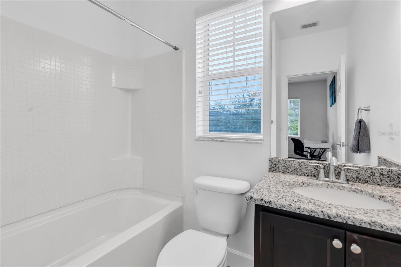 Image 19 of 24 For 529 Jetstar Lane