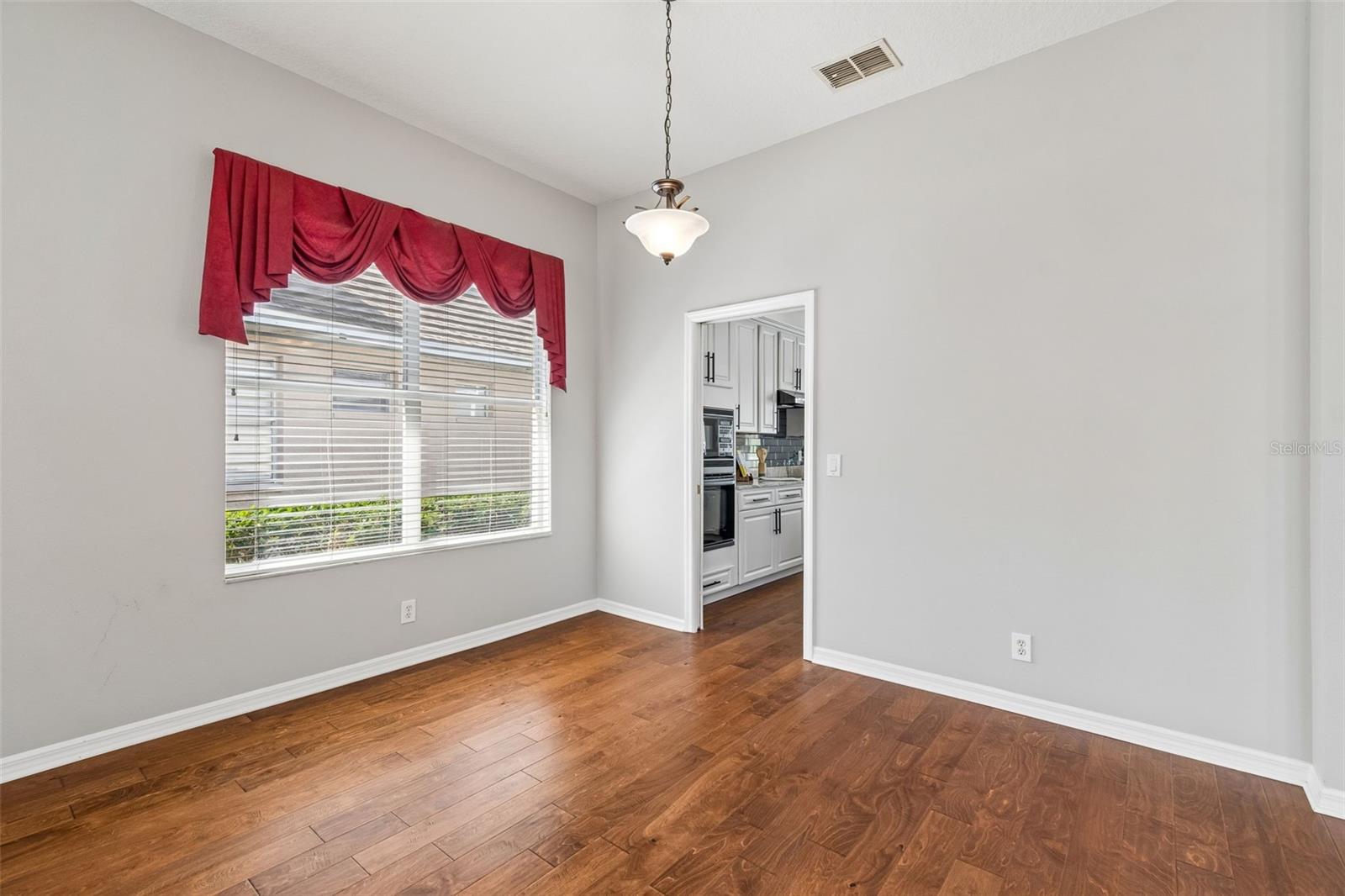 Image 11 of 78 For 10162 Deercliff Drive