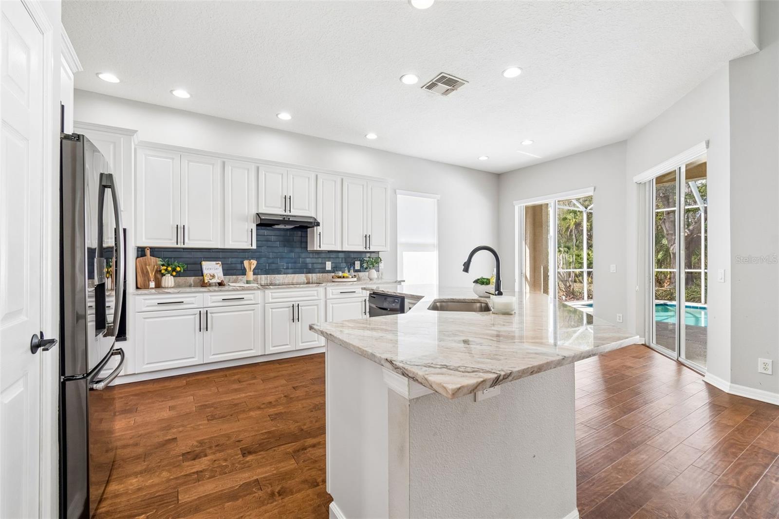 Image 21 of 78 For 10162 Deercliff Drive