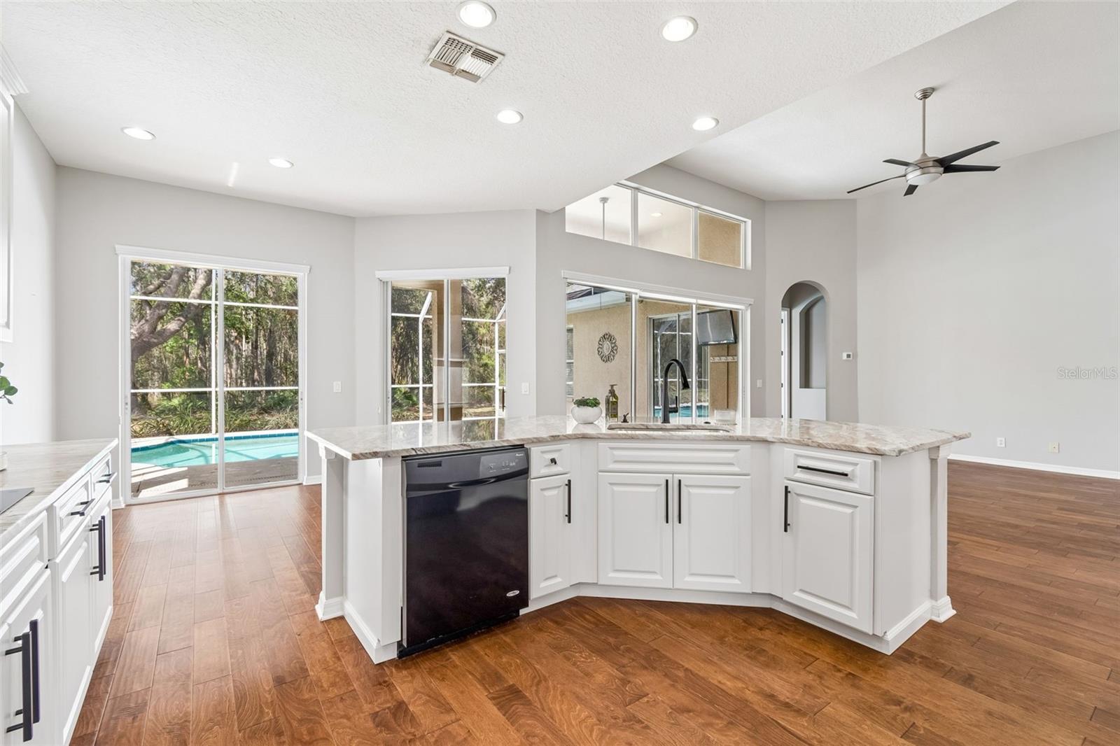 Image 24 of 78 For 10162 Deercliff Drive