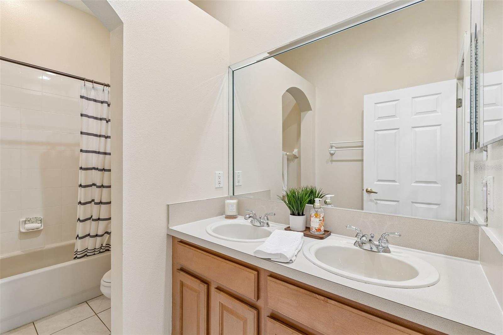 Image 43 of 78 For 10162 Deercliff Drive