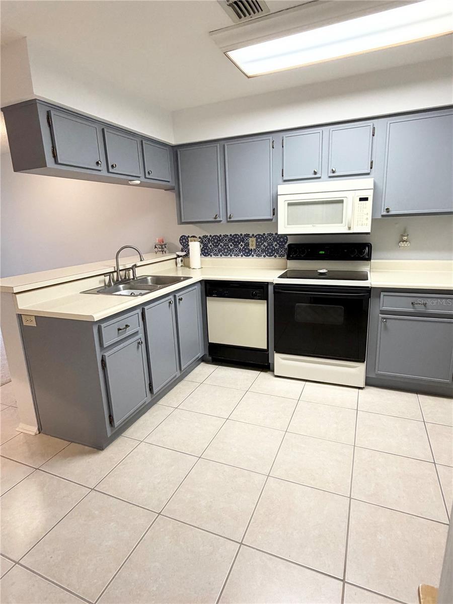 Image 10 of 27 For 11717 Spring Tree Lane